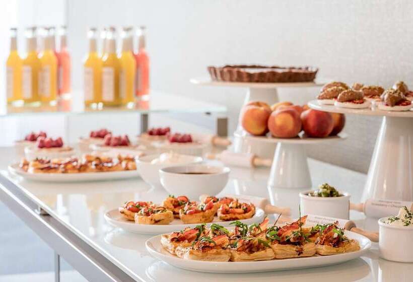 Отель The Westin Grand Munich