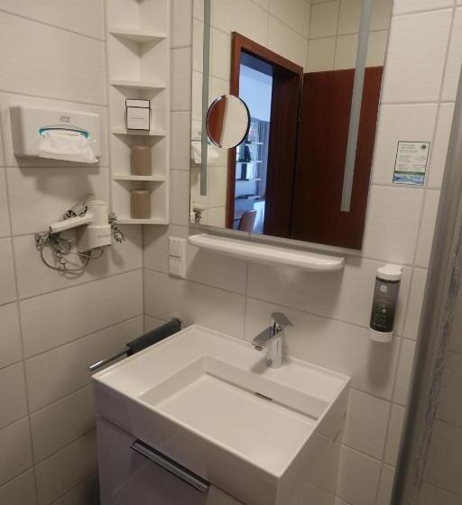 호텔 & Weinhaus Zum Schwarzen Bären