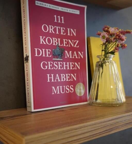 호텔 & Weinhaus Zum Schwarzen Bären