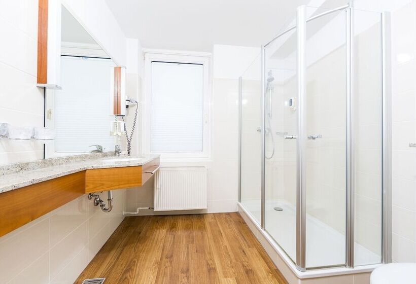 ホテル Restaurant Lenz