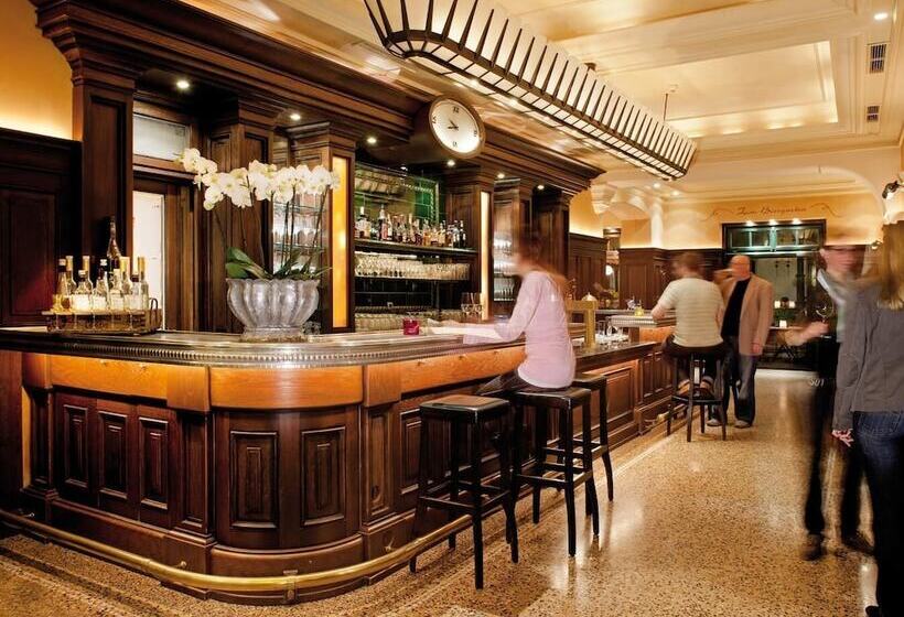 ホテル Alma Am Anger