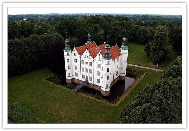 Отель Am Schloss Ahrensburg
