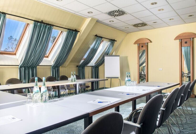 Отель Days Inn By Wyndham Leipzig Messe