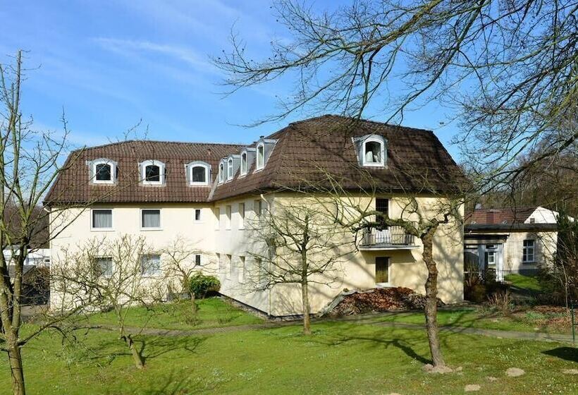 هتل Haus Kronenthal