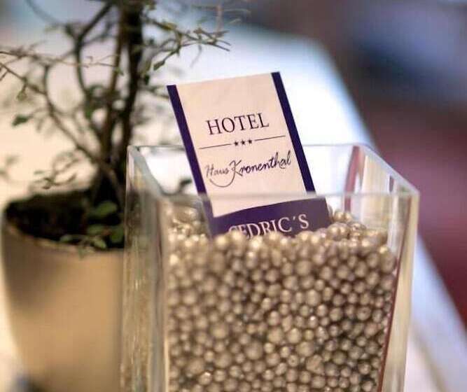 هتل Haus Kronenthal