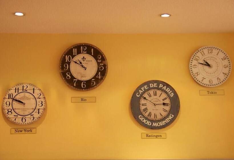 هتل Haus Kronenthal