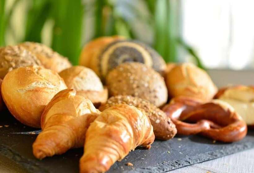 هتل Haus Kronenthal