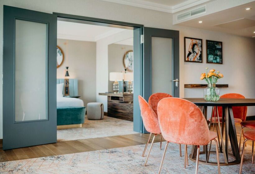 호텔 Hilton Frankfurt City Centre