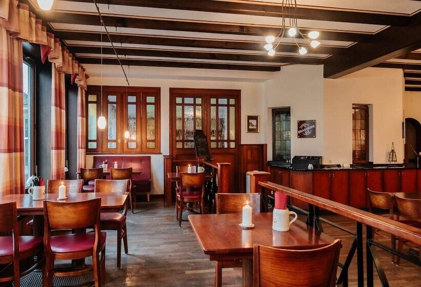 Das Ebertor   Hotel & Hostel