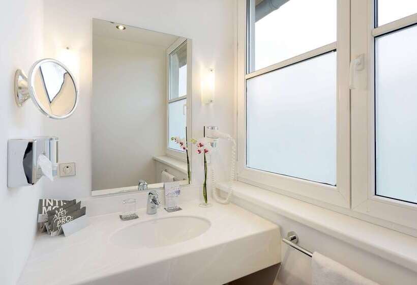 B&B HOTEL Krefeld-Süd