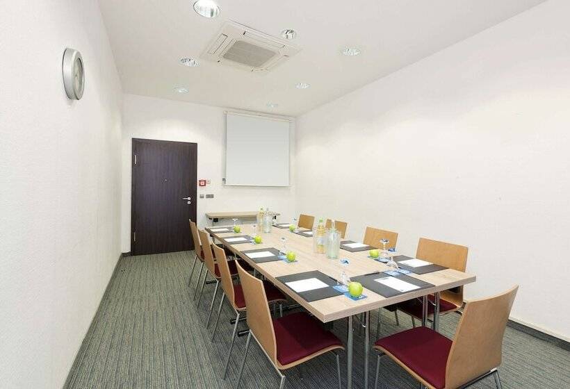 B&B HOTEL Krefeld-Süd