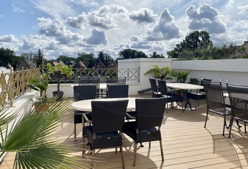 Отель Friedrich Franz Palais