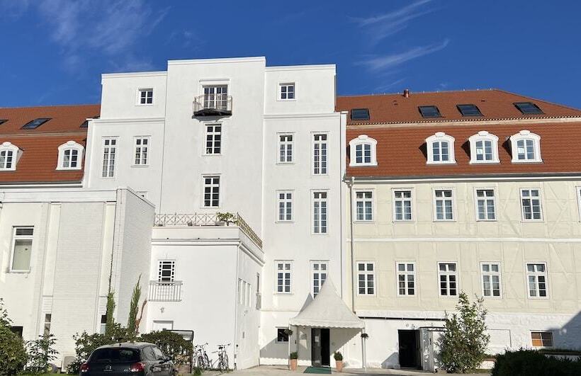 Отель Friedrich Franz Palais