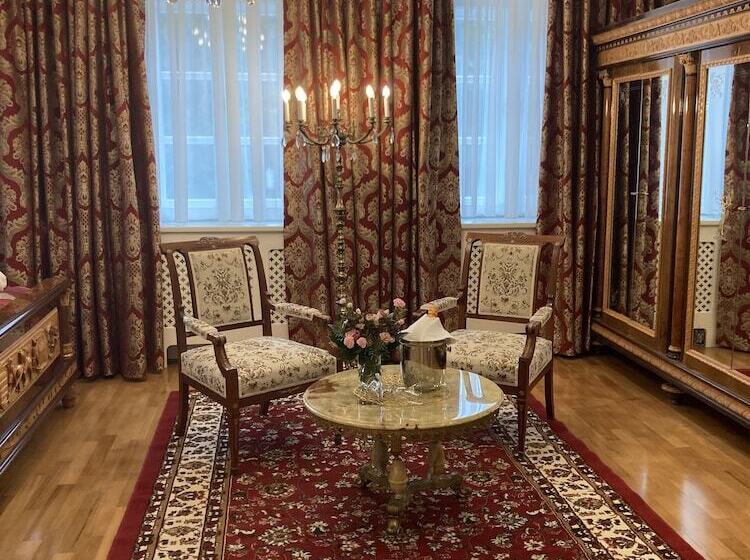 Отель Friedrich Franz Palais