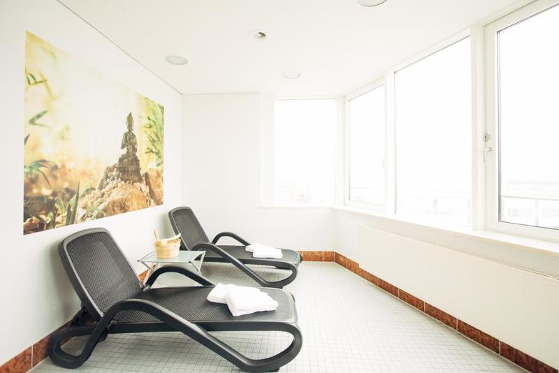 Отель Globana Airport