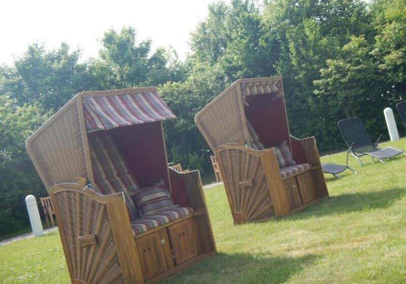 Отель Globana Airport