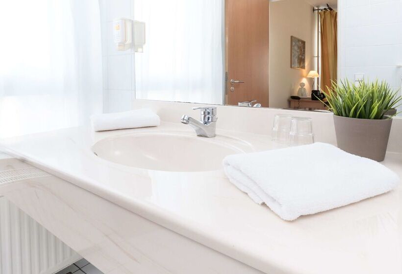 Отель Leipzig City Nord By Campanile