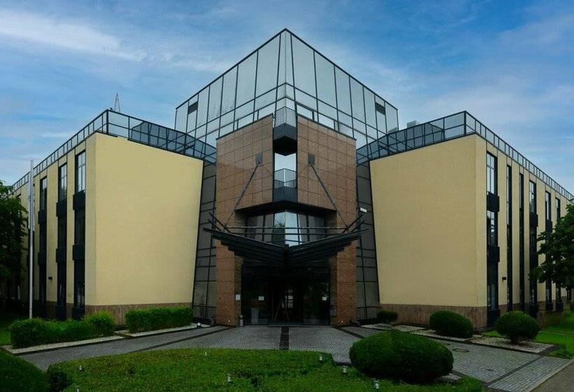 Отель Four Ratingen Dusseldorf Airport