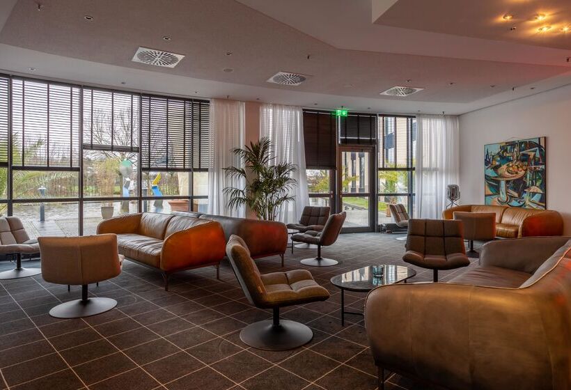 Отель Four Ratingen Dusseldorf Airport