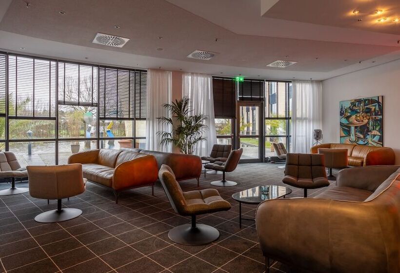 Отель Four Ratingen Dusseldorf Airport