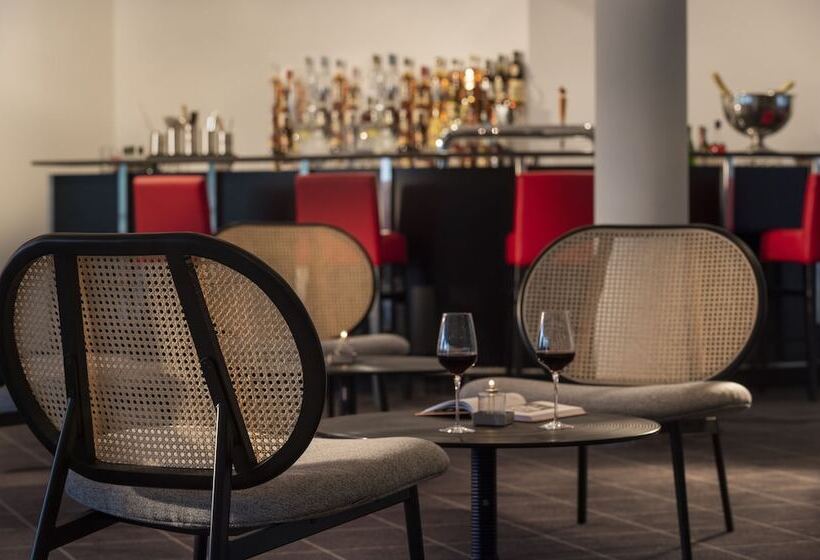 Отель Four Ratingen Dusseldorf Airport