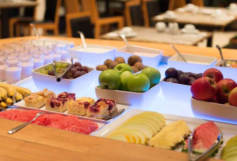 هتل Four Ratingen Dusseldorf Airport