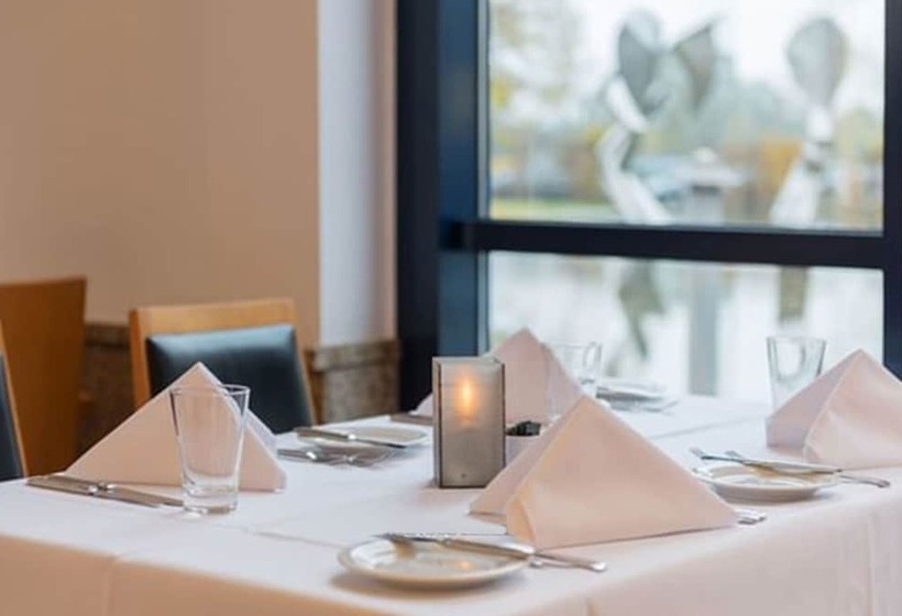 Отель Four Ratingen Dusseldorf Airport