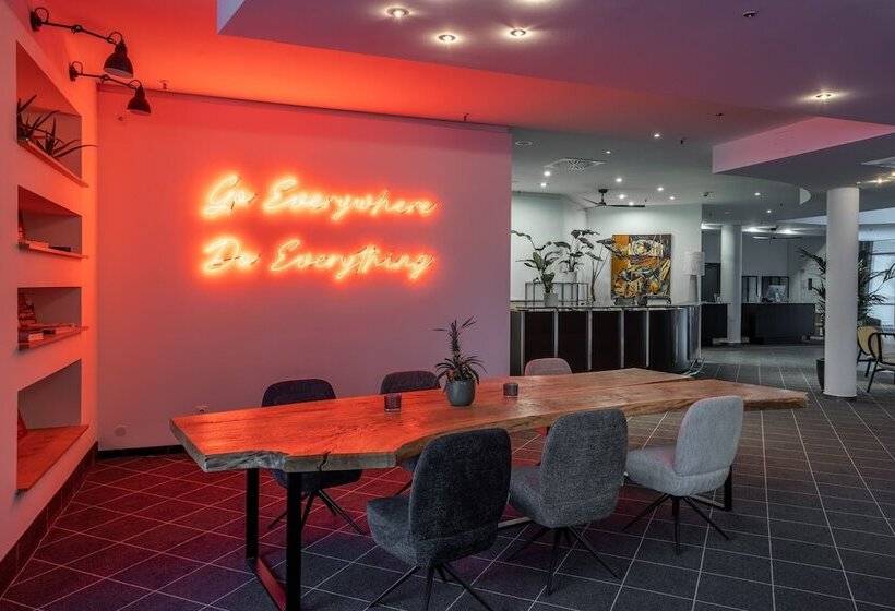 Отель Four Ratingen Dusseldorf Airport