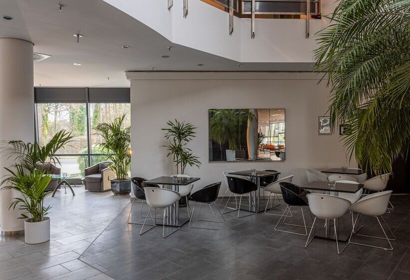 Отель Four Ratingen Dusseldorf Airport