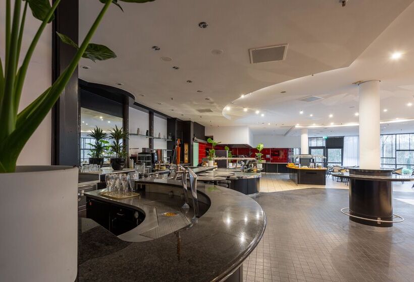 Отель Four Ratingen Dusseldorf Airport