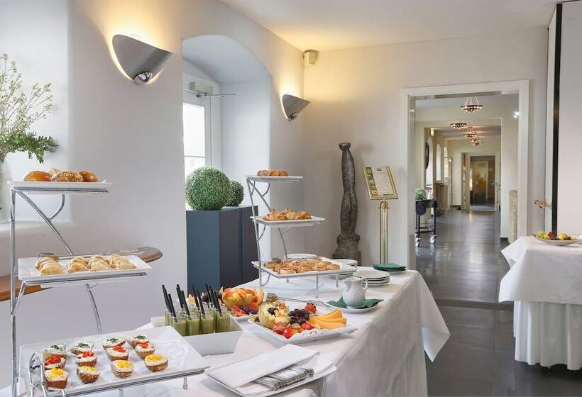 ホテル Schloss Reinach