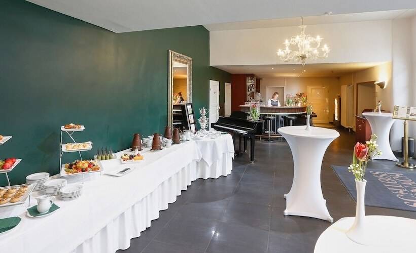 ホテル Schloss Reinach