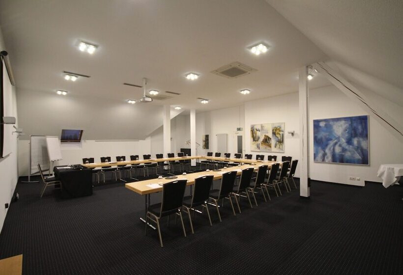 ホテル Schloss Reinach