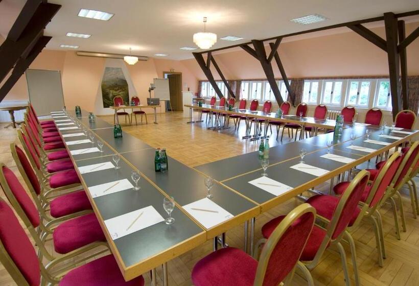 Land  Und Golfhotel Alte Fliegerschule