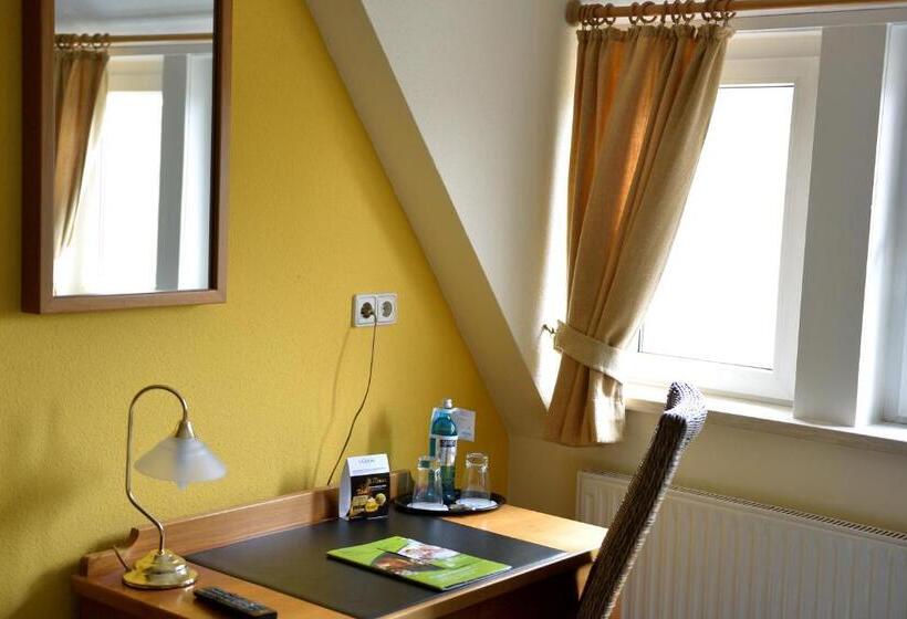 Land  Und Golfhotel Alte Fliegerschule