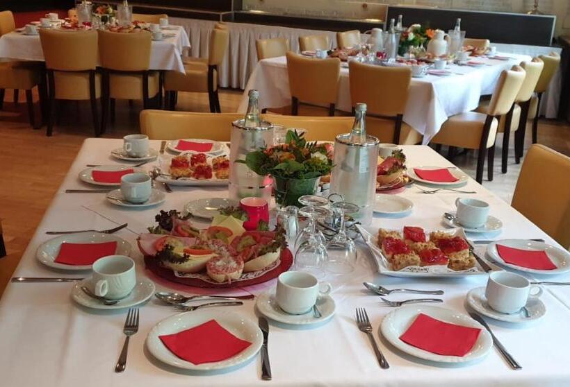 Stadt Gut Hotel Zum Rathaus