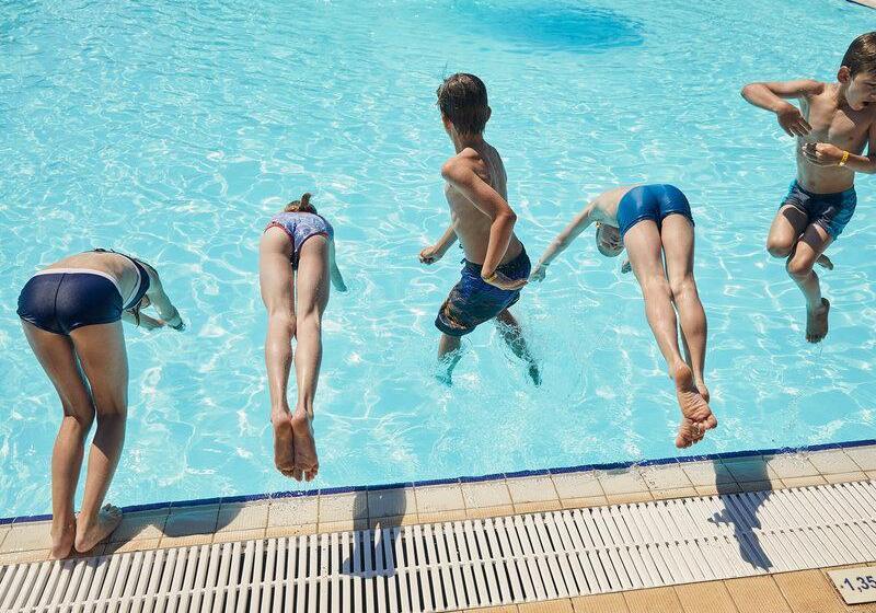 Alex Beach Hotel   Bungalows