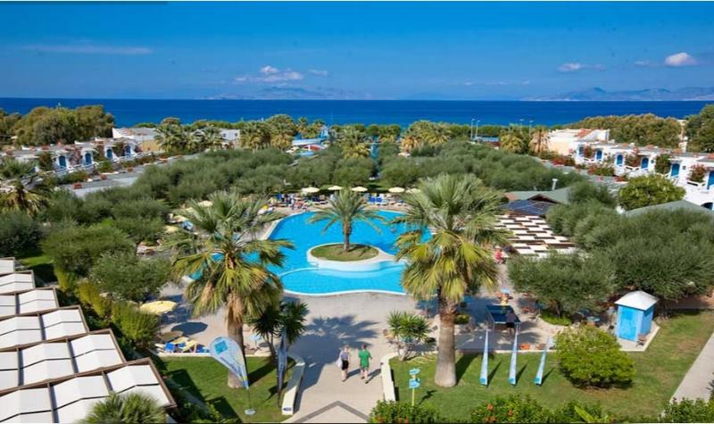 Alex Beach Hotel   Bungalows