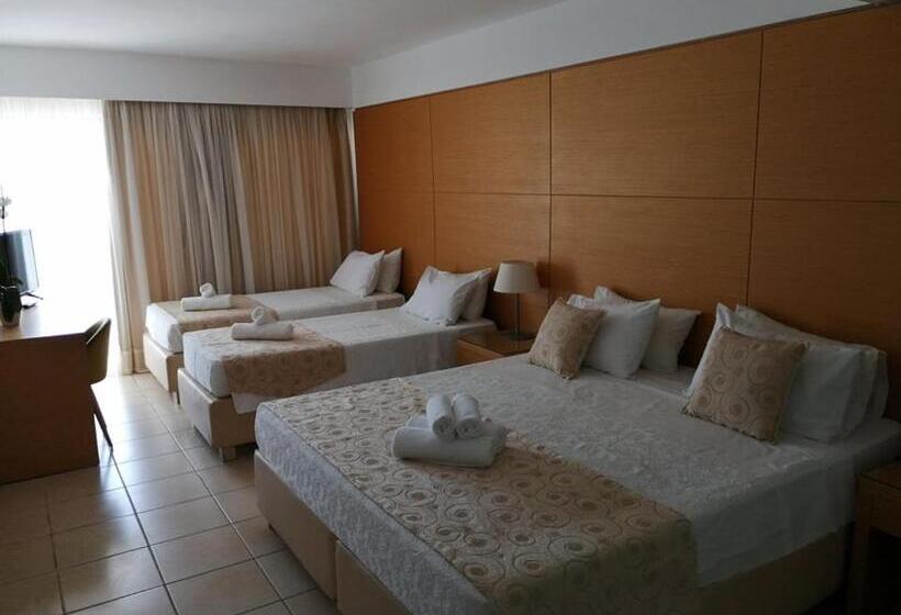 استراحتگاه Doreta Beach