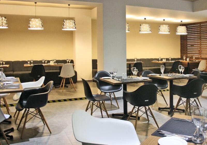 בית מלון כפרי Amphitryon City