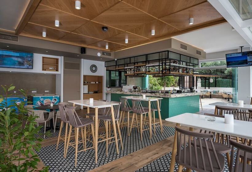 ホテル Atrion Resort