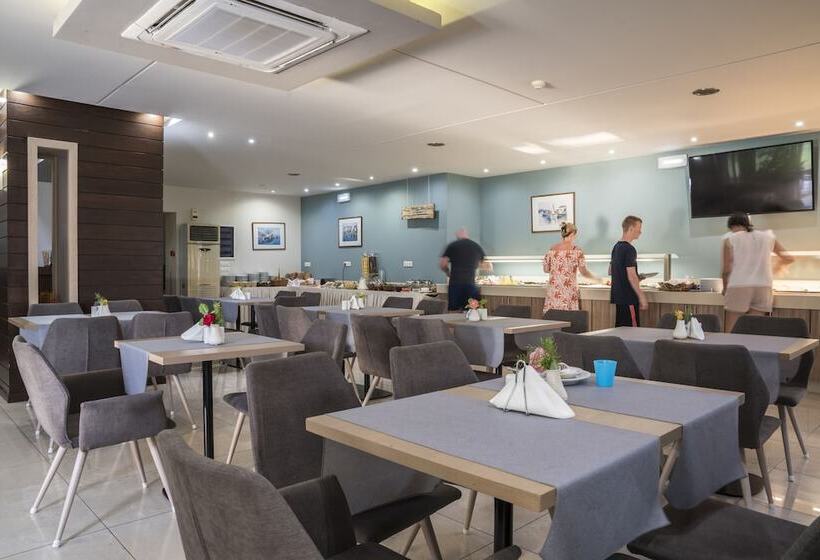 ホテル Atrion Resort