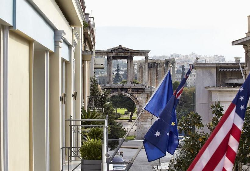 Ava Hotel And Suites