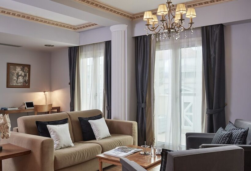 Ava Hotel And Suites