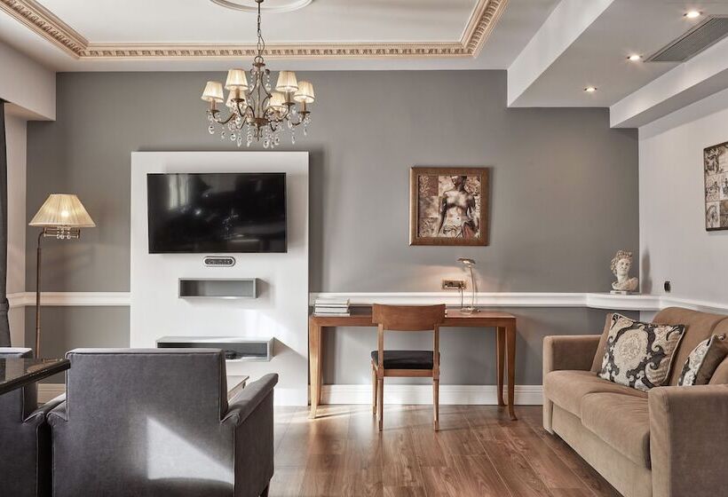 Ava Hotel And Suites