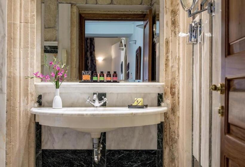 Casa Delfino Hotel & Spa