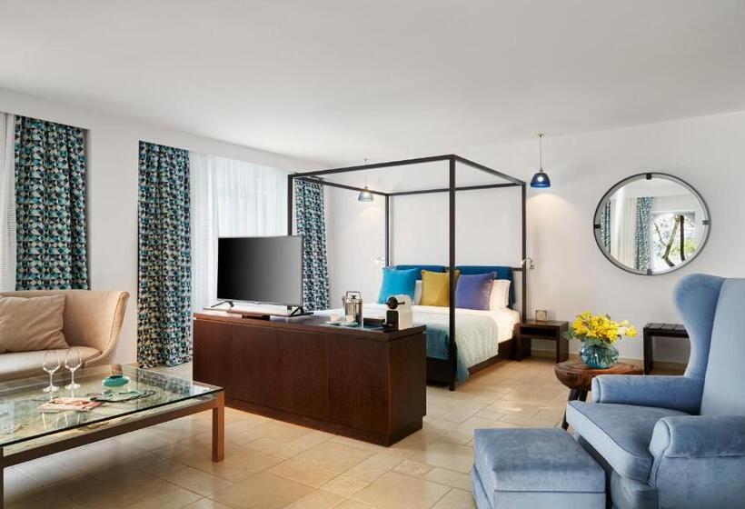 ホテル Eagles Palace