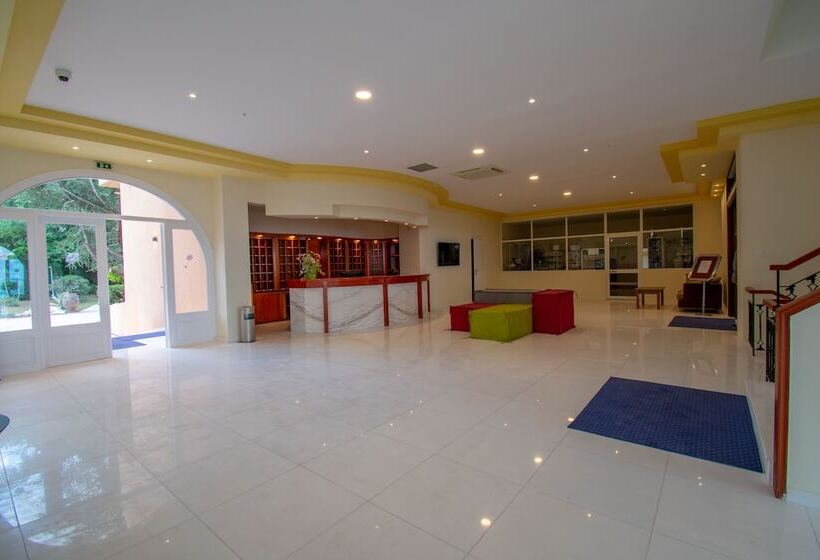 ホテル Ibiscus Corfu