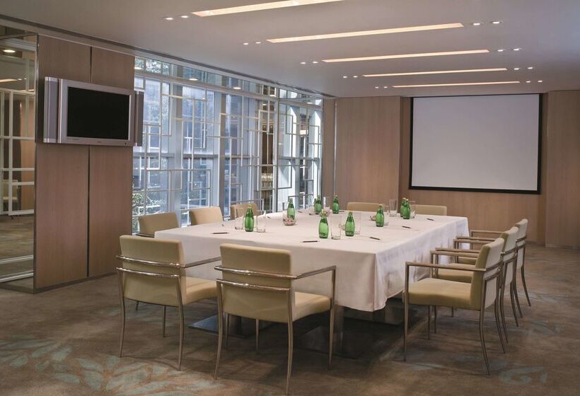 هتل Jen Hong Kong By Shangrila