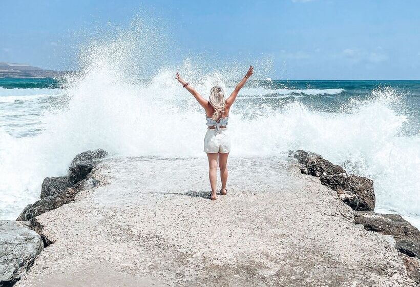 酒店 Kalyves Beach